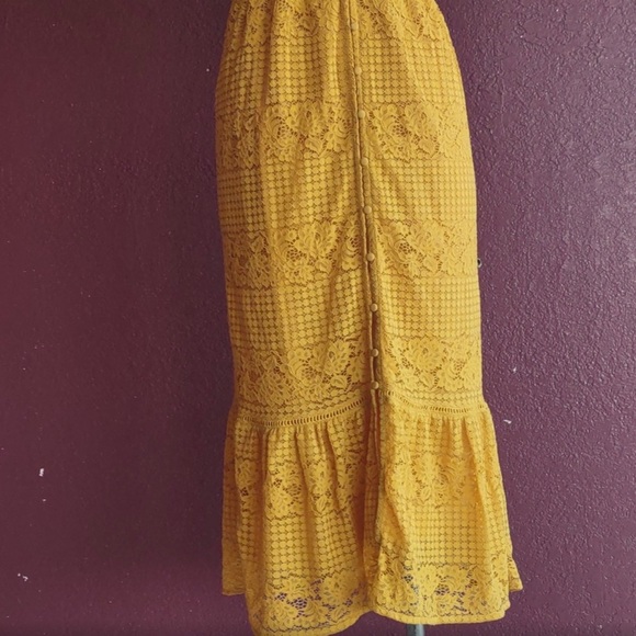 Yellow Lace Dress - Picture 4 of 7